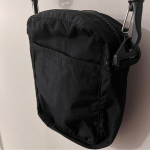 BAGGU Black Cross Body Bag